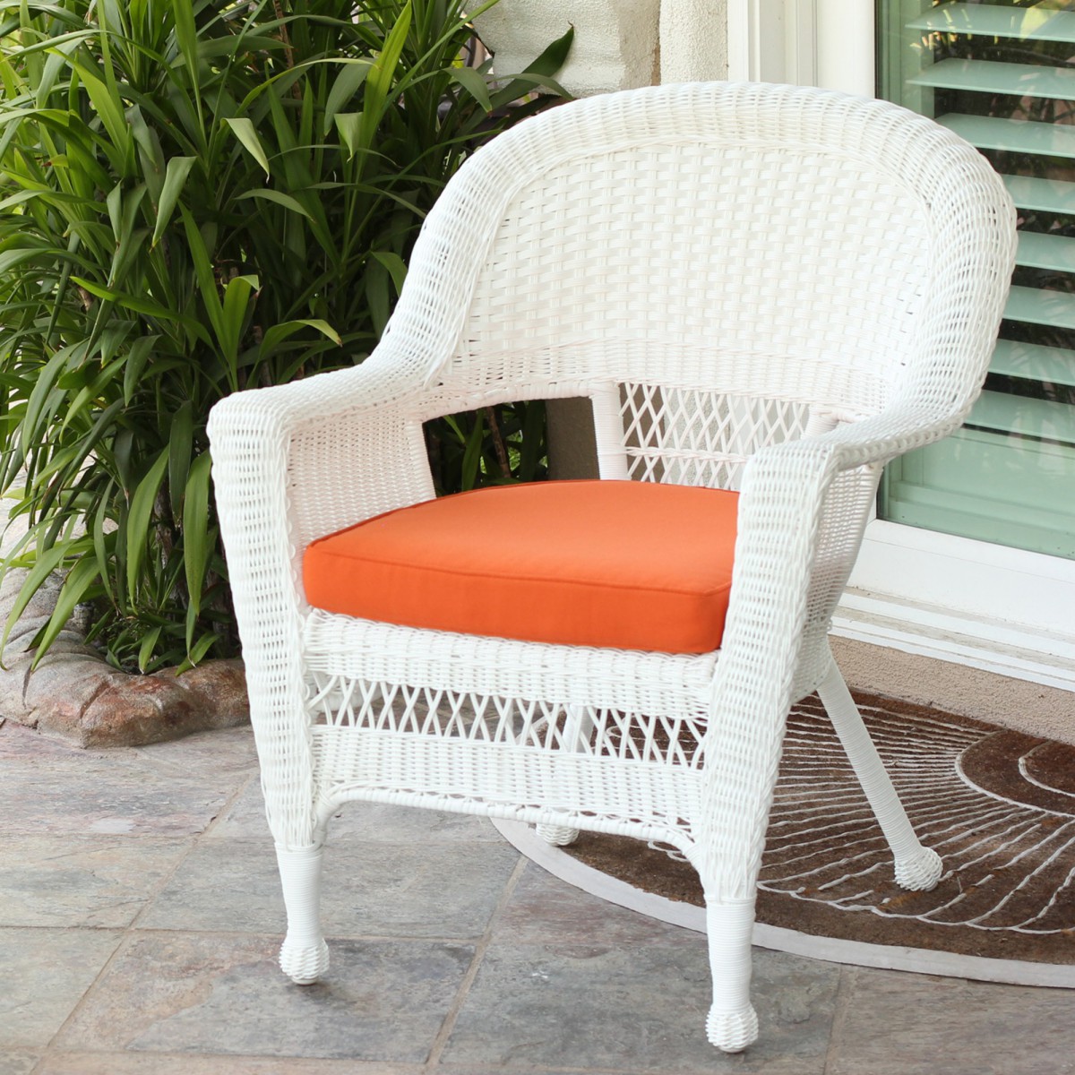 White cushion hotsell for wicker chair