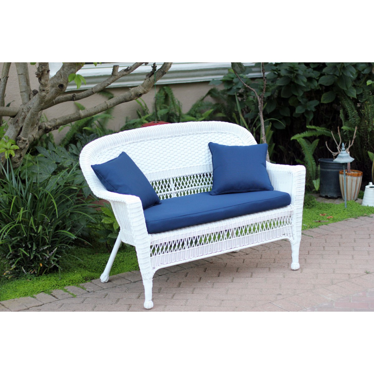 White wicker settee best sale