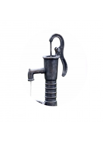 Old Fashion Water Pump Water Fountain