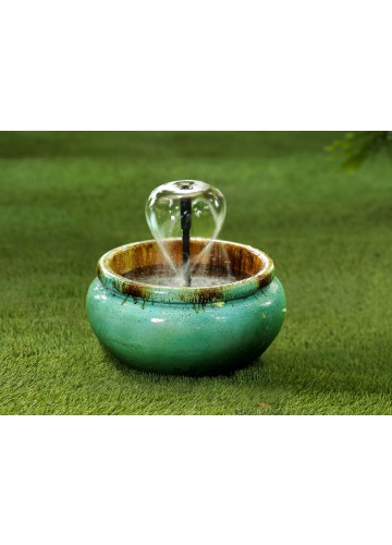 Lyconia Distressed-style Polyresin Water Fountain